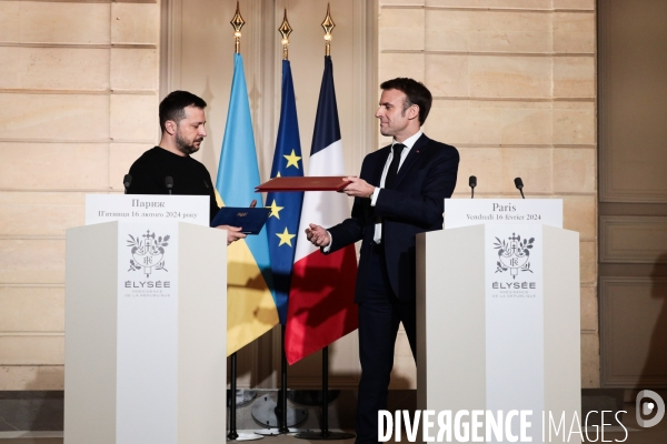 MACRON-ZELENSKY - Signature de l’accord bilatéral