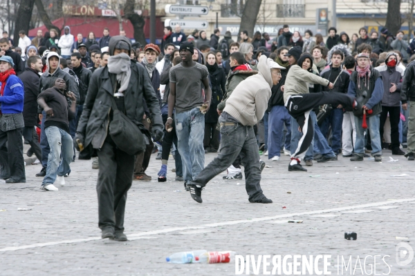 Les anti CPE dans Paris le 04/04/2006