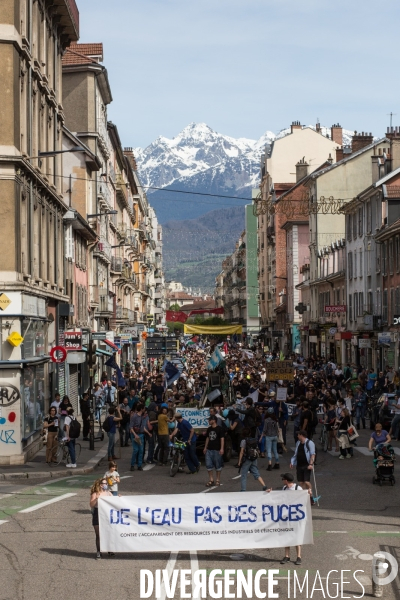 Manifestation contre STmicroelectronics - Grenoble