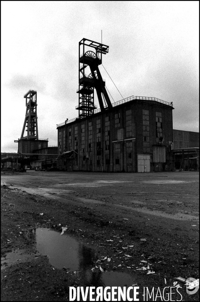 Il y a 20 ans, en avril 2004, fermait la dernière mine de charbon française: La mine de La Houve, à Creutzwald. Photographies du fond en 2004.