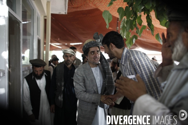 Campagne du docteur abdullah abdullah, considere comme l un des principal opposant au president karzai pour les presidentielles.
