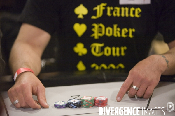 5ème saison du France Poker Tour, le plus important des tournois live français, rassemble 1500 joueurs au carroussel du Louvre pendant deux jours.