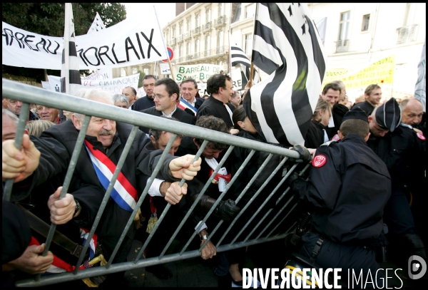 Manifestation contre la reforme de la carte judiciaire en bretagne lors de la venue de la garde des sceaux rachida dati a rennes .