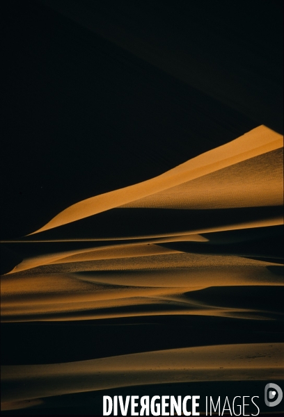 Dune dans le Sahara .