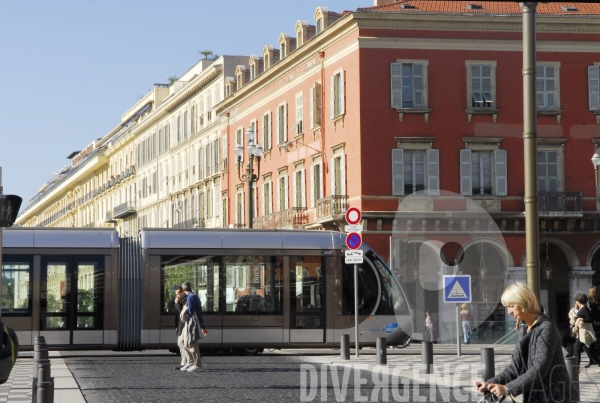 Le Tramway a Nice (Illustrations)