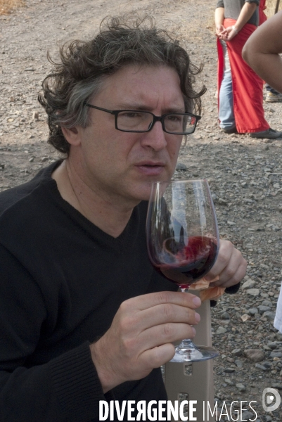Michel Onfray dans les vignes