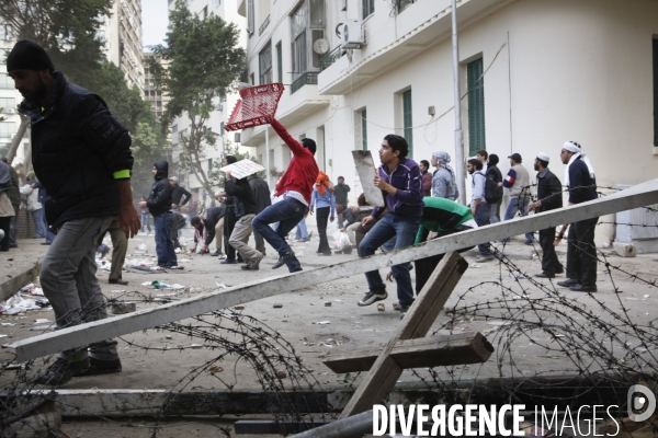 Journee de violence sur la place al tahrir
