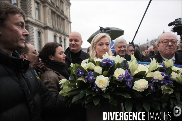 FN: LES LE PEN Commemorent Jeanne d Arc