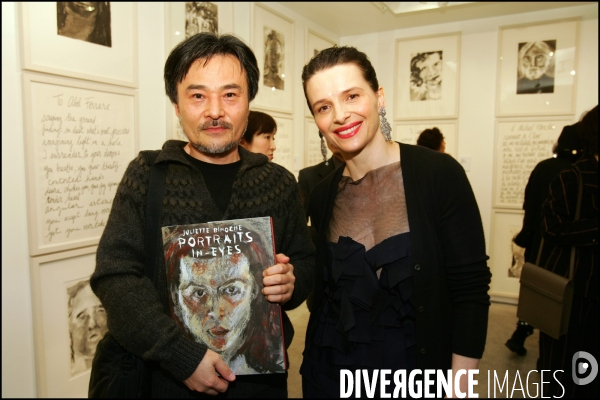 EXCLUSIF : Vernissage de l Exposition de dessins de Juliette BINOCHE à Tokyo