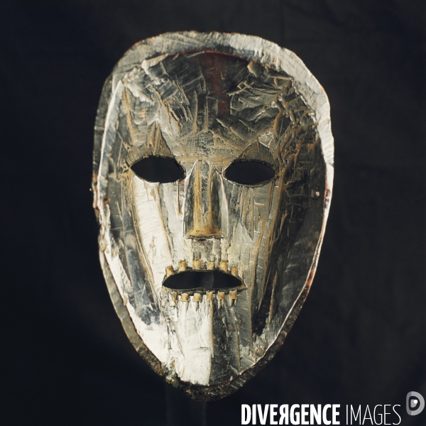 Collection de masque  primitif  de l Himalaya de la collection Marc Petit, don au Musee du Quai Branly