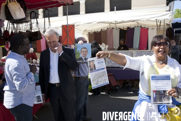 Georges Tron, sur le marché d Epinay-sous-Sénard, candidat pour les élections législatives dans la 9ème circonscription de l Essonne.