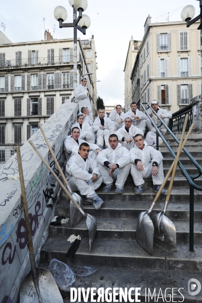 La Sécurité Civile nettoie Marseille
