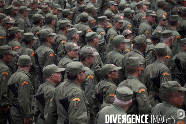 Hugo Chavez avec ses miliciens