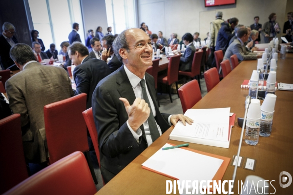 Moscovici et cahuzac presentent le budget 2013 a l assemblee