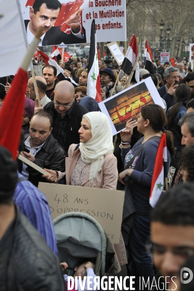 Manifestation de libyens en soutien aux leurs au pays.