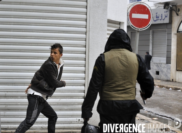 Manifestation et violence policiere a tunis