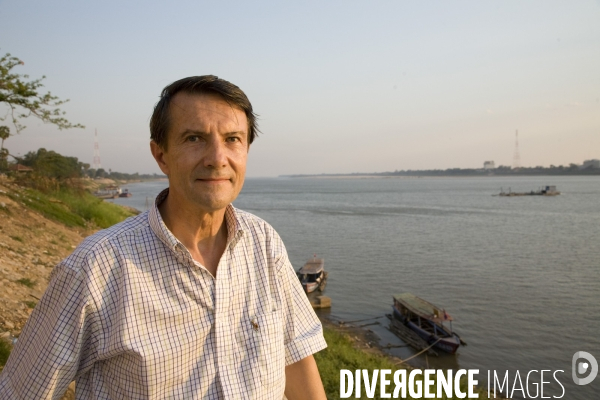 Hervé Machenaud, directeur branche Asie Pacifique d EDF, sur les bords du Mekong,
