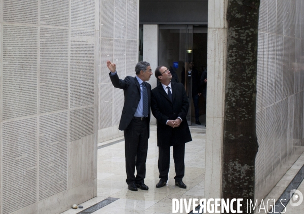 Francois hollande visite le memorial de la shoah a paris pour le 67 eme anniversaire de la libération des camps nazis