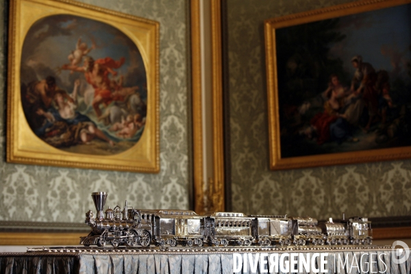 Exposition de l artiste New-Yorkais Jeff Koons dans les appartements royaux et les jardins du Chateau de Versailles