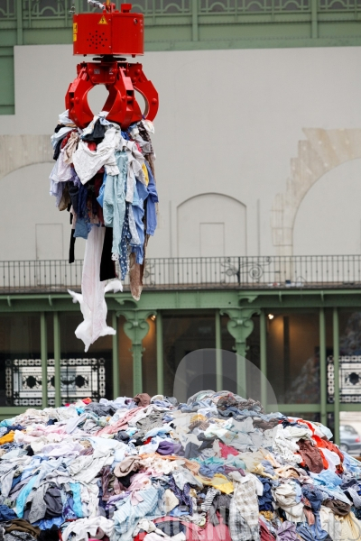 Personnes - Christian Boltanski - MONUMENTA 2010 - Grand Palais