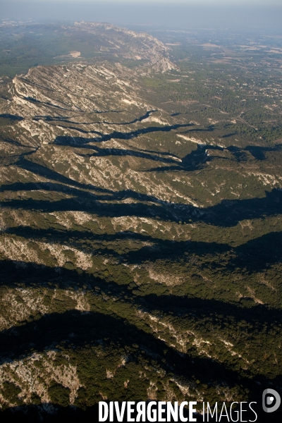 Vue aérienne des Alpilles