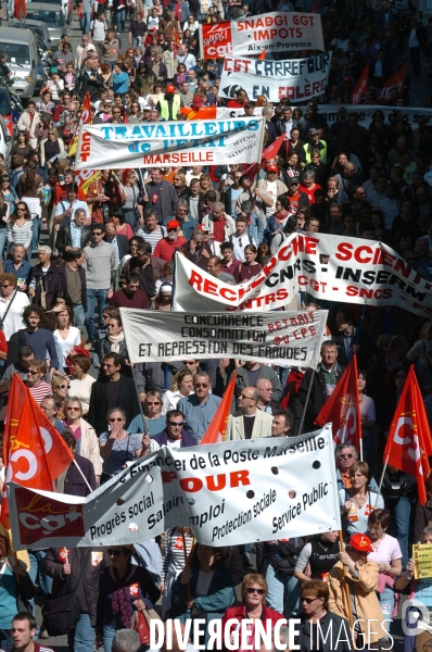 Manifestation des salariers syndicats et parties politiques contre le cpe