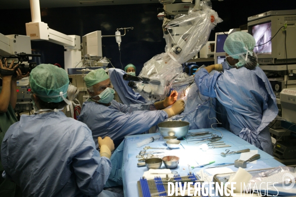 Opération chirurgicaleÊretransmises en direct devant 4 000 chirurgiens