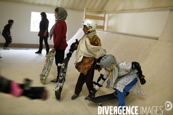Inauguration, a kaboul, du premier skate park d afghanistan par l association skateistan
