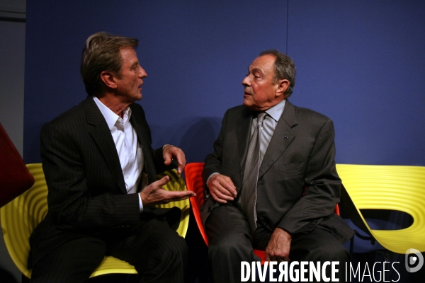 Michel Rocard et Bernard Kouchner participent a une rencontre entre des chefs d entreprise, organisee en soutien a la candidature de Segolene Royale.