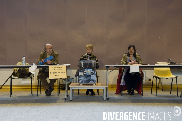 Régionales 2010 : dans les bureaux de vote, à Paris