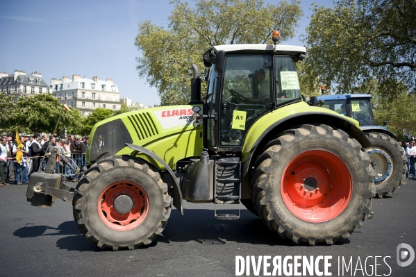 Manifestation des agriculteurs à Paris, le 27 avril 2010