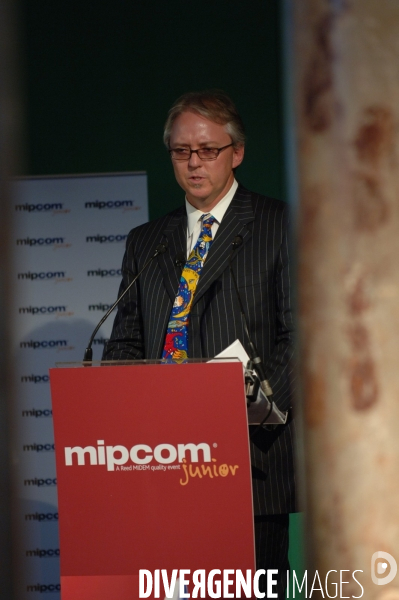 Mipcom  Junior marché  mondial des programmes télévisés pour enfants. Conference de deux majors du marché Andy Heyward et Toper Taylor ( ici)