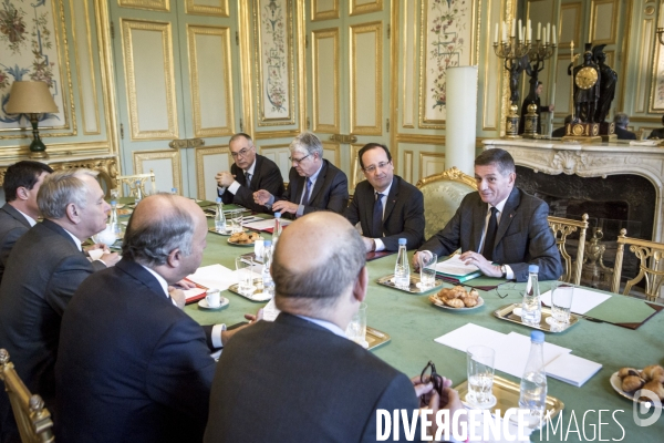 Elysée, réunion sur la guerre au Mali autour de François Hollande