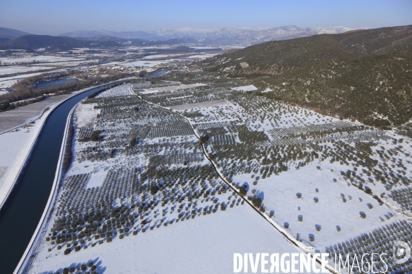 Vue aerienne de Provence sous la neige