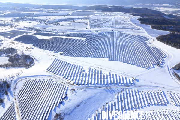 Vue aerienne de Provence sous la neige