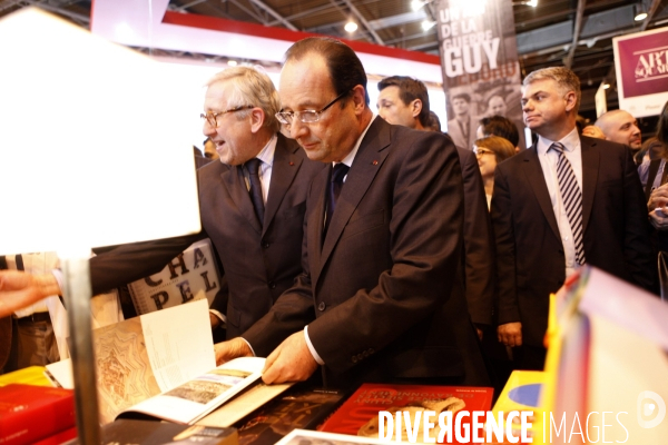 François HOLLANDE, président de la République inaugure le Salon du Livre, accompagné d Aurélie FILIPPETTI, ministre de la CULTURE et de la COMMUNICATION