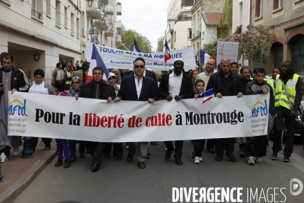 Les Musulmans de l association  Fraternité Montrouge  manifestent contre la fermeture de leur Mosquée par le Maire de Montrouge