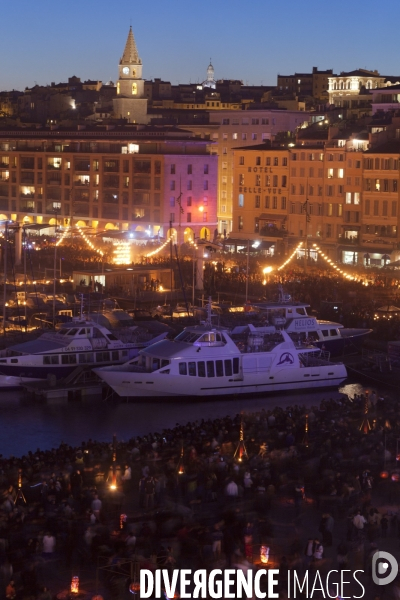 Vieux Port de Marseille entre flammes et flots