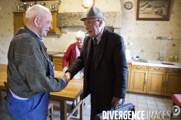 A 91 ans, le docteur François Le Men exerce toujours comme médecin de campagne dans le canton de Callac, en Côtes d Armor.