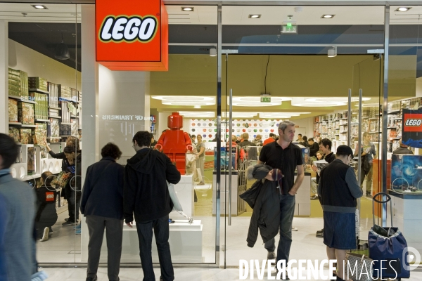 So West. Le magasin Lego au centre commercial de l ouest parisien