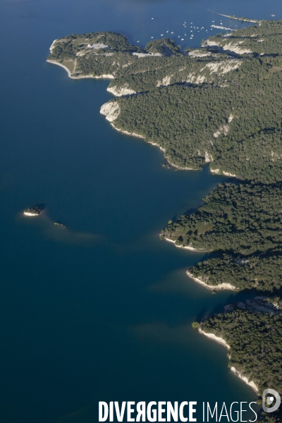 Vue aerienne du lac de Serre Poncon