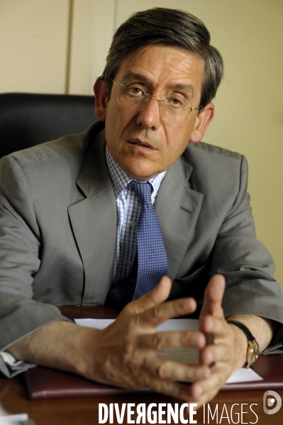 Charles de COURSON. Président de la commission d enquête parlementaire dans l affaire Cahuzac