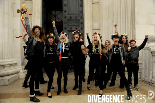 Procès des FEMEN pour dégradation d une cloche de Notre-Dame