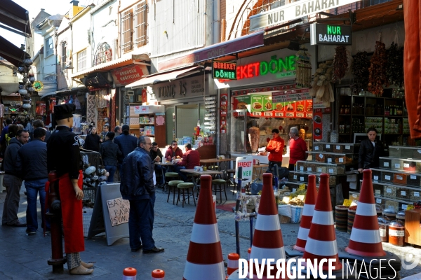 Istanbul illustration.Dans une rue prés du grand bazar.