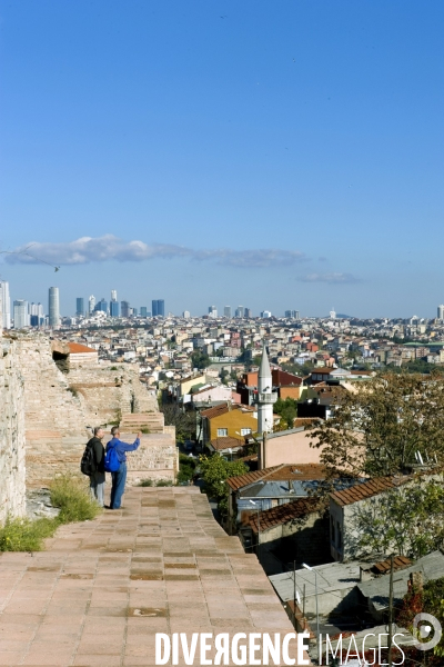 Istanbul illustration.Dans le quartier d  Edirne Kapi,la partie restante de la muraille de Constantinople construite en 413 sous Théodose 2.