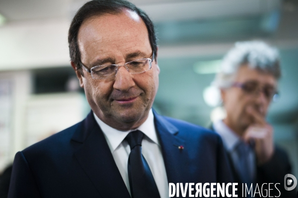 François Hollande, visite une jeune entreprise innovante.