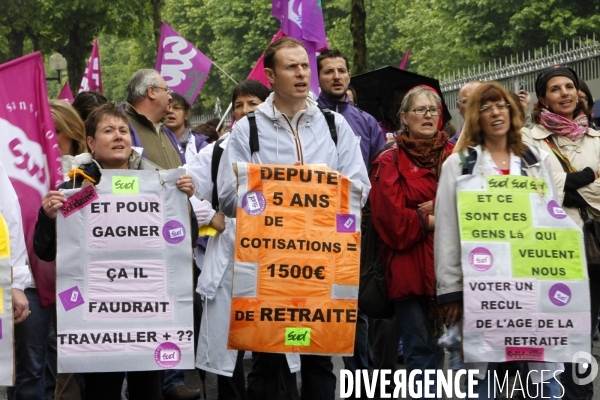 Manifestation à l appel des syndicats pour la défense de l age légal de dépar à la retraite à 60 ans