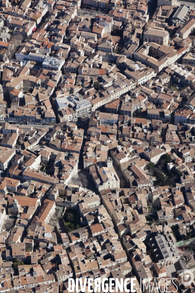 Vue aerienne du pays d Arles