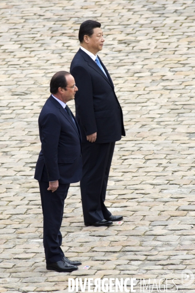 Visite d état de XI JINPING, Président de la République populaire de Chine en France. Cérémonie d accueil officiel à l Hôtel national des Invalides par le Président français François Hollande.