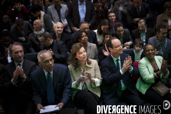 Paris : Francois Hollande, discours sur l Outre-mer.